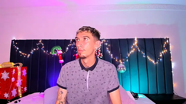 dominik thompson777 online show from 11.26.25