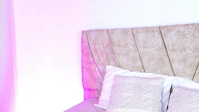 ScarlettLuxe online show from 10.03.25