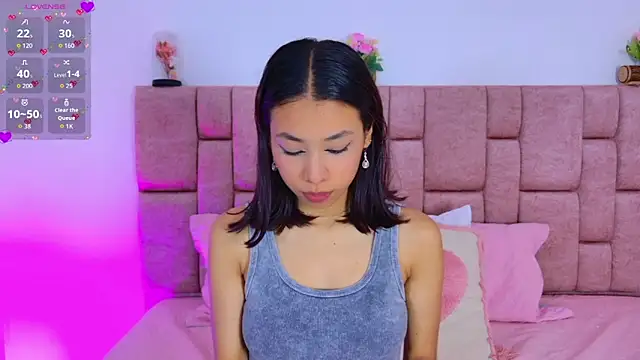 ScarlettLuxe online show from 12.04.25