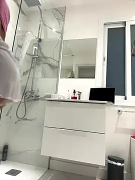 Snapshot of CamyBlossom chatting on 09.28.25 CamyBlossom online show from 09.28.25