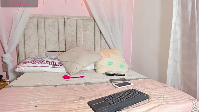 Rachellcooperrr online show from 09.25.25