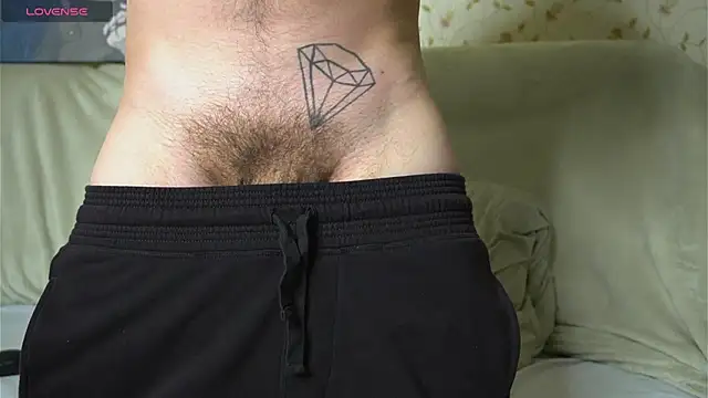 Snapshot of johnstoneisland chatting on 09.18.25 johnstoneisland online show from 09.18.25