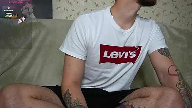 Snapshot of johnstoneisland chatting on 12.04.25 johnstoneisland online show from 12.04.25