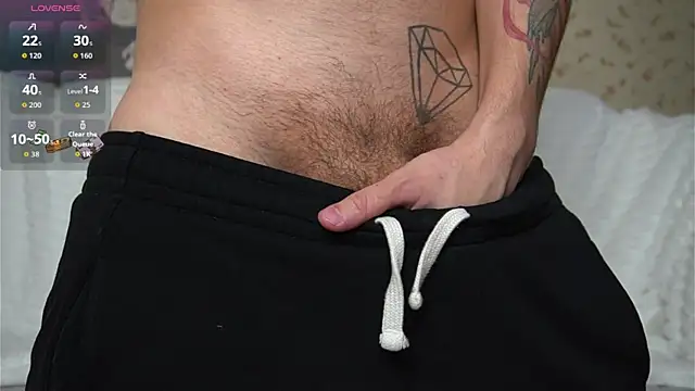 Snapshot of johnstoneisland chatting on 12.17.25 johnstoneisland online show from 12.17.25