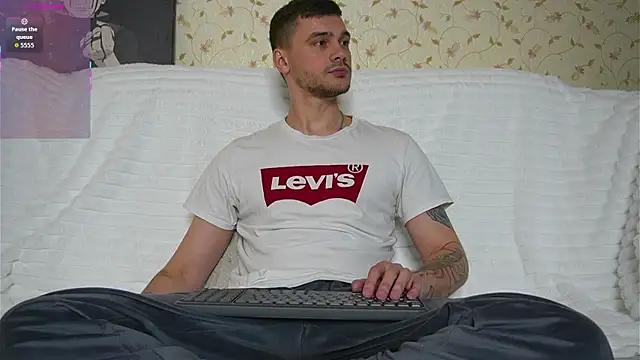 johnstoneisland online show from 04.30.26