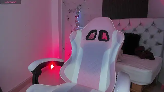 chloesagee online show from 12.15.25