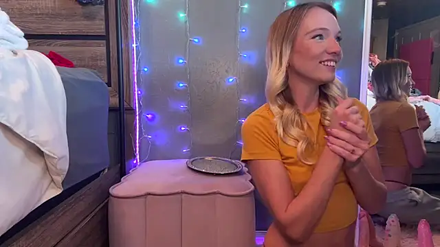 Snapshot of ajmiller25 chatting on 11.03.25 ajmiller25 online show from 11.03.25