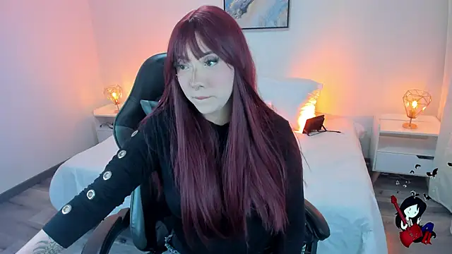 Snapshot of Noahcryptic chatting on 10.08.25 Noahcryptic online show from 10.08.25