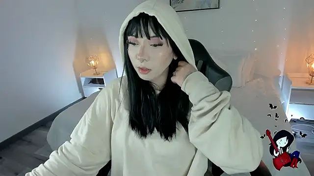 Snapshot of Noahcryptic chatting on 10.30.25 Noahcryptic online show from 10.30.25