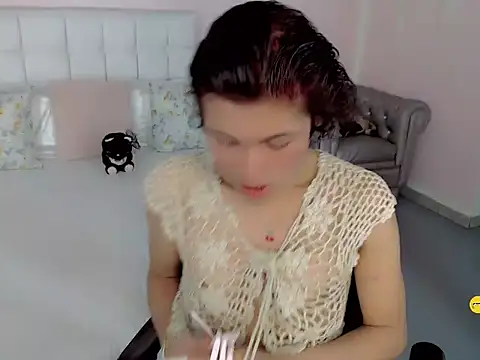 nathalialoes1 online show from 11.17.25