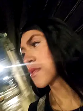 nathalialoes1 online show from 11.25.25