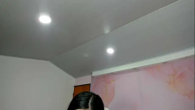 milk candy18 online show from 10.31.25