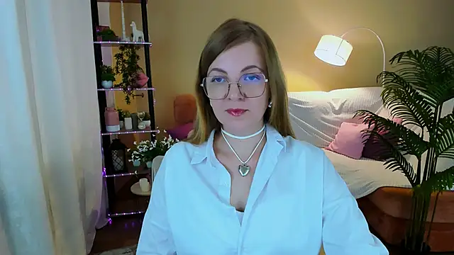 YourUniverser online show from 10.03.25