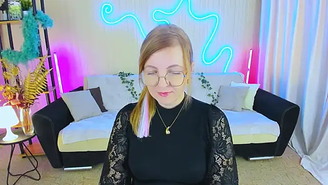 YourUniverser online show from 10.04.25