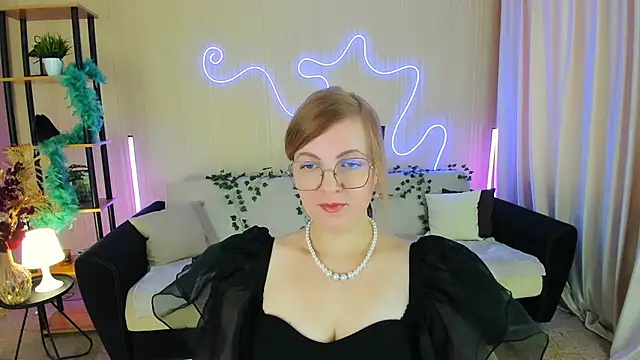 YourUniverser online show from 11.09.25