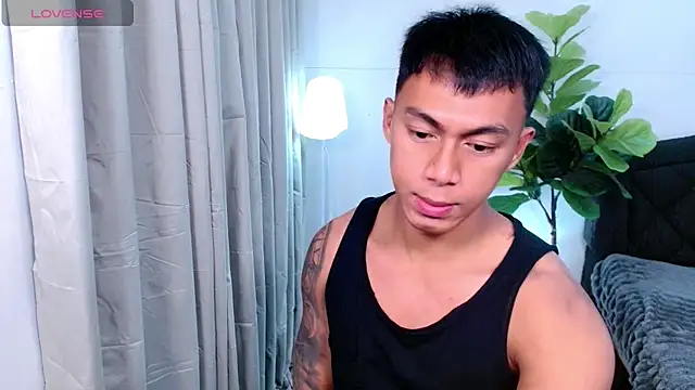 PinooyMilker online show from 06.11.26