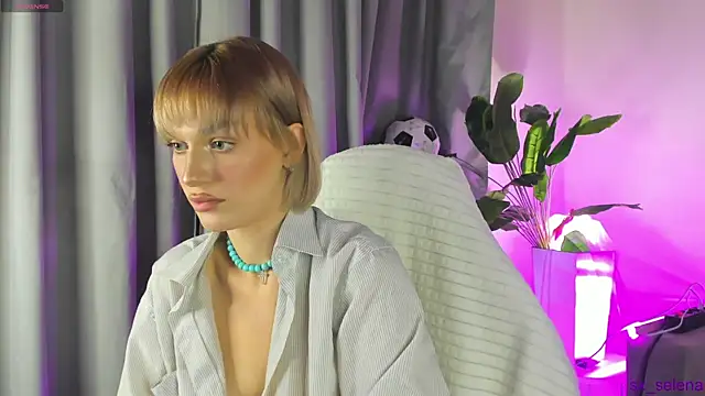 Snapshot of Ice_Strawberry chatting on 07.15.26 Ice Strawberry online show from 07.15.26