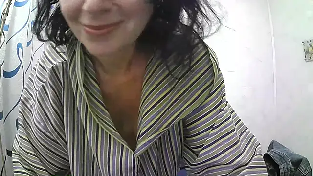 Snapshot of ValleriWind chatting on 07.17.26 ValleriWind online show from 07.17.26