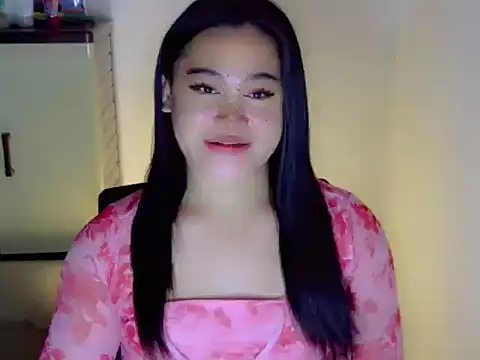 Snapshot of Annierose_ts chatting on 12.18.25 Annierose ts online show from 12.18.25