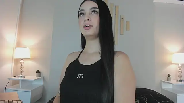 Snapshot of natachadiaz_ chatting on 11.24.25 natachadiaz online show from 11.24.25