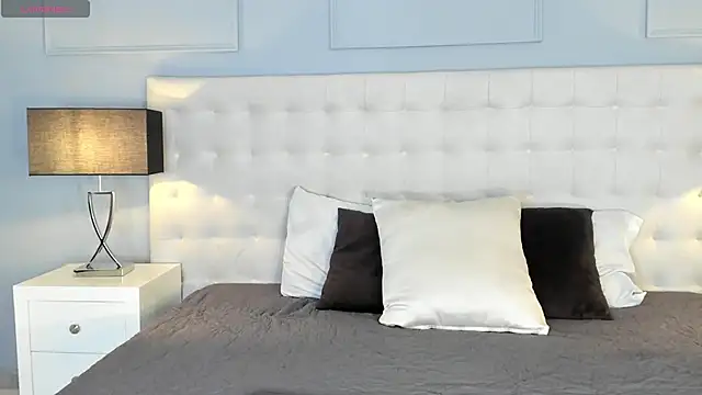 KellyRooss online show from 11.25.25