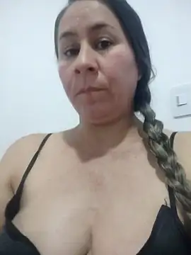 Nala1986 online show from 11.17.25