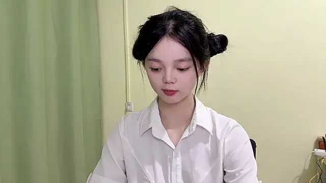 Nicole-13 online show from 09.18.25