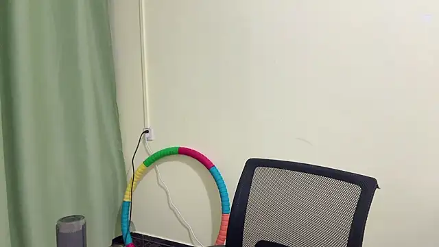 Nicole-13 online show from 12.16.25