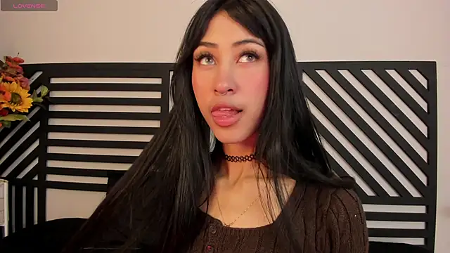 Snapshot of princess_ivy_ chatting on 09.23.25 princess ivy  online show from 09.23.25