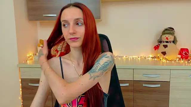 Snapshot of Julia_Jae chatting on 12.17.25 Julia Jae online show from 12.17.25