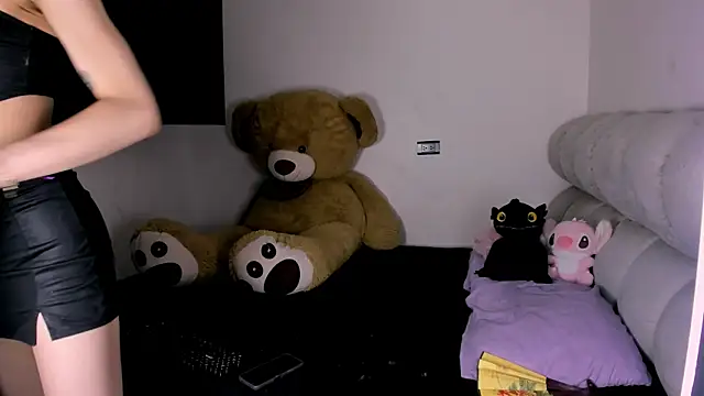 fhalon foxxxys  online show from 07.01.26