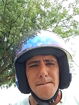 Snapshot of Joel4518 chatting on 04.11.26 Joel4518 online show from 04.11.26