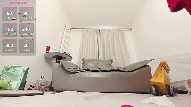 fox-yiyi online show from 10.18.25