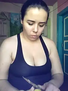 Snapshot of CutieMarine chatting on 10.31.25 CutieMarine online show from 10.31.25