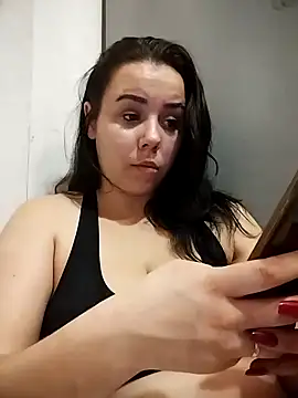 Snapshot of CutieMarine chatting on 11.03.25 CutieMarine online show from 11.03.25