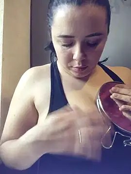 Snapshot of CutieMarine chatting on 11.21.25 CutieMarine online show from 11.21.25