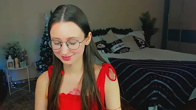 YourLovellyStory online show from 01.10.26