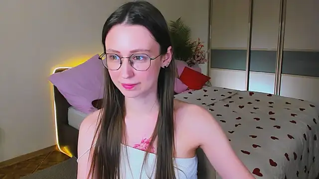 YourLovellyStory online show from 04.29.26