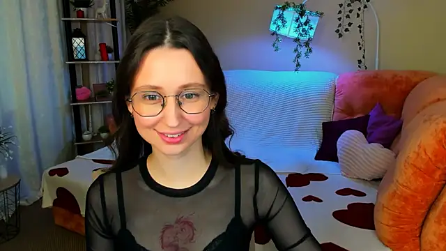 YourLovellyStory online show from 06.06.26