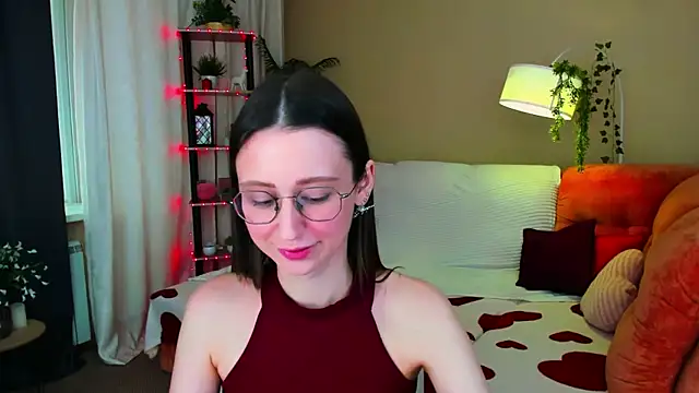 YourLovellyStory online show from 06.20.26