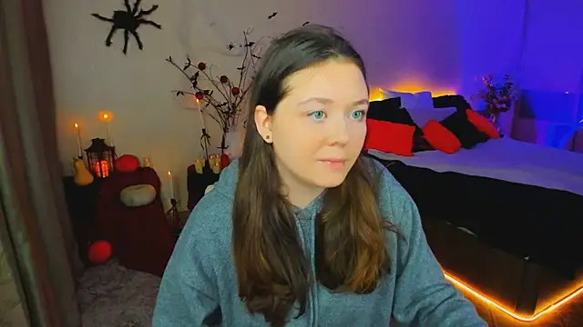 AlluringLookk online show from 10.29.25