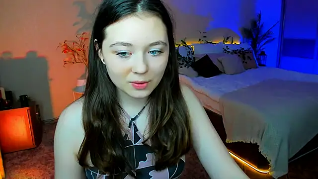 AlluringLookk online show from 11.26.25