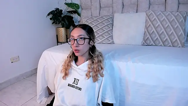 LauMiller online show from 09.25.25