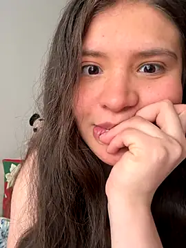 Emilyybennet  online show from 11.18.25