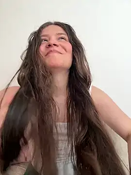 Emilyybennet  online show from 05.24.26
