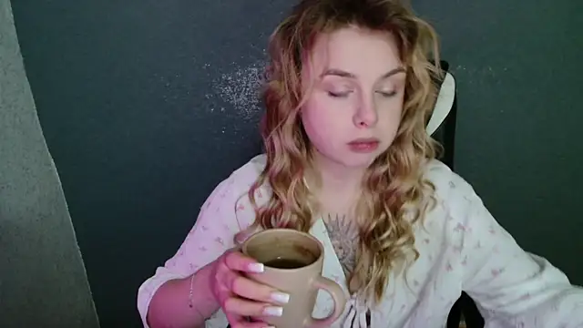 AngelicaHollywood online show from 11.25.25