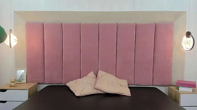 Emilia Bons online show from 10.03.25