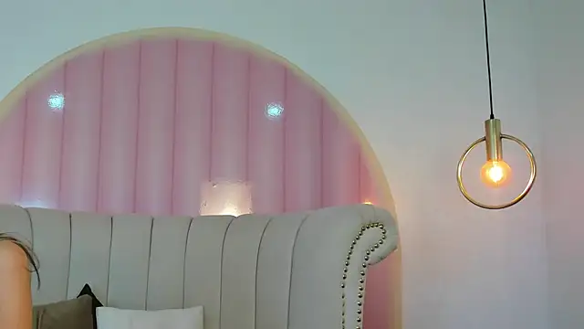 Emilia Bons online show from 11.26.25