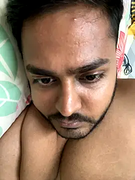 Snapshot of blrguychub chatting on 11.16.25 blrguychub online show from 11.16.25