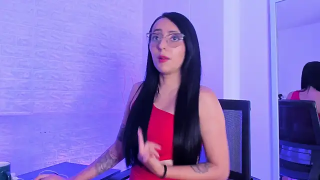 Snapshot of _PENELOPESTAR_ chatting on 11.15.25 PENELOPESTAR online show from 11.15.25